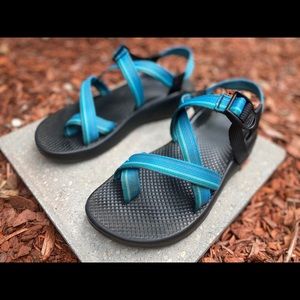 Chaco Z Classic GUC size 9